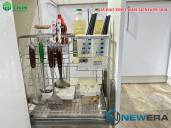Giá dao thớt chai lọ nan dẹt inox 304 NE699.300L – NewEra BH han gỉ 100 năm