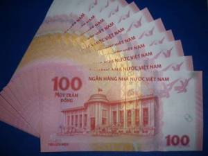 5 tờ 100 ĐỒNG KỶ NIỆM 65 NĂM NGÀY THÀNH LẬP NHNN VIỆT NAM KO FOLDER