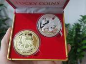 Cặp xu mạ vàng bạc con chó và hộp nhung