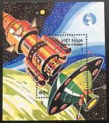 Bloc-1988-Tem-khong-gian-vu-tru-1-con
