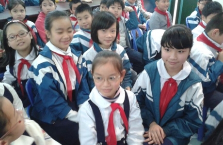 Tả một đồ dùng học tập hoặc một đồ chơi mà em thích. - Nguyễn Đức Nhân - 4E