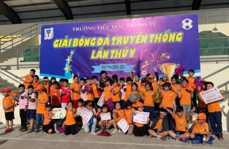 MS084 Tập thể lớp 3E