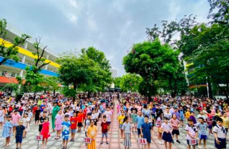 NGÀY ĐẦU TIÊN TRỞ LẠI TRƯỜNG SINH HOẠT C U LẠC BỘ HÈ  CỦA HỌC SINH TRƯỜNG TIỂU HỌC TRUNG TỰ