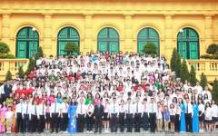 THAM-DU-LE-BAO-CONG-