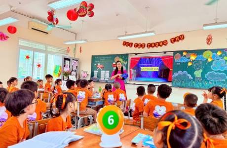 Khởi động rộn ràng – Hai tiết dạy mở màn đầy sáng tạo tại Hội thi Giáo viên dạy giỏi cấp cơ sở