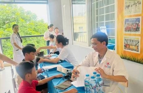KHÁM SỨC KHỎE ĐẦU NĂM – YÊU THƯƠNG BẮT ĐẦU TỪ VIỆC CHĂM LO CHO SỨC KHỎE CỦA HỌC SINH
