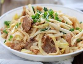 CÁCH LÀM PHỞ XÀO VỚI THỊT BÒ