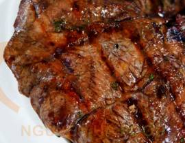 BEEFSTEAK SỐT VANG ĐỎ