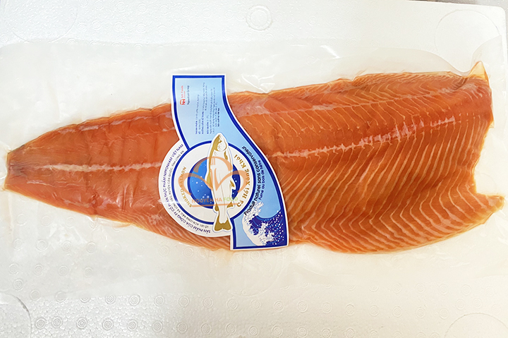 CÁ HỒI XÔNG KHÓI NGUYÊN KHỐI - WHOLE SMOKED SALMON