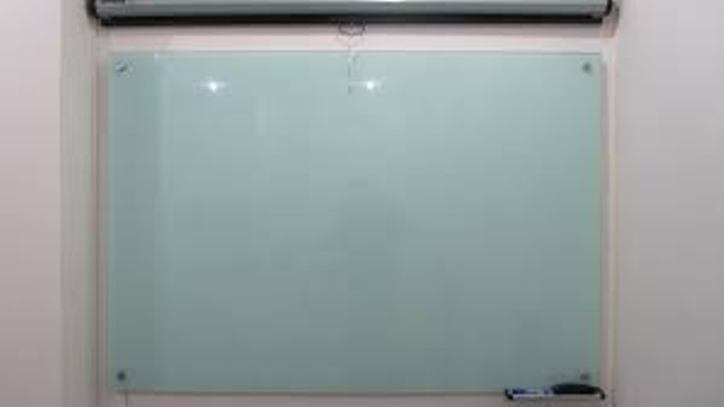 Bảng kiếng văn phòng kích thước 1200x2600mm