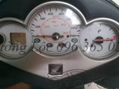 Dong-ho-cong-to-met-Dylan-chinh-hang-Honda