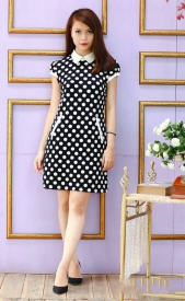 Váy chấm bi điệu đà cho mùa hè thêm gợi cảm
