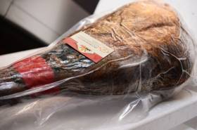NGUYEN-DUI-SAU-CO-XUONG-36-THANG-JAMON-IBERICO-BELLOTA-GRAN-RESERVA