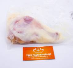 DUI-VIT-NAU-MO-CONFIT-OF-DUCK-LEG